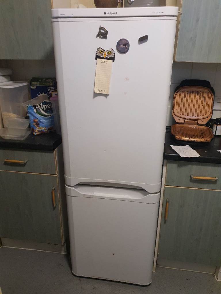 Hotpoin fridge freezer 10 yrs good condition 