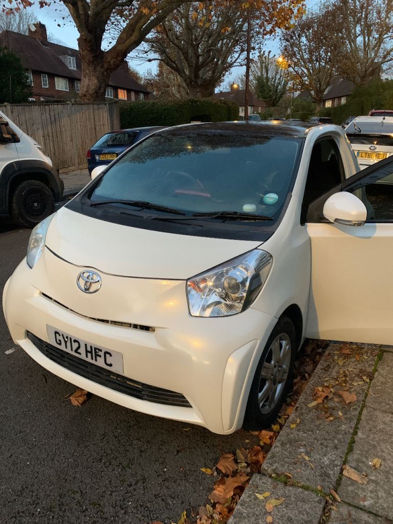Toyota, IQ, Hatchback, 2012, Manual, 998 (cc), 3 doors