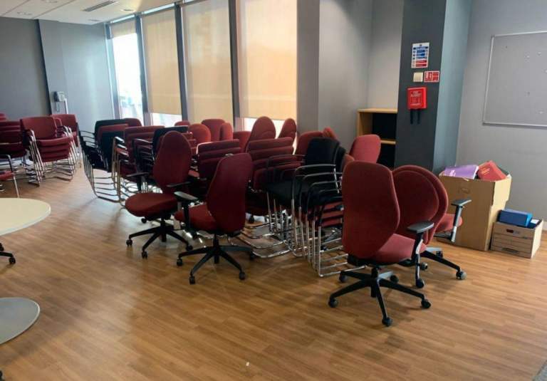 JOBLOT Office Furniture SURPLUS STOCK For Sale Over 100 Desks/Chairs/Cabinets/Cupboards 8