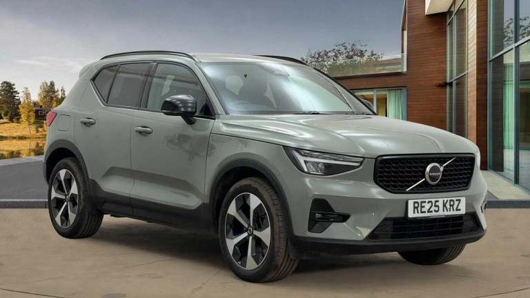 2025 Volvo XC40 2.0 B3P Plus Dark 5dr Auto ESTATE PETROL Automatic