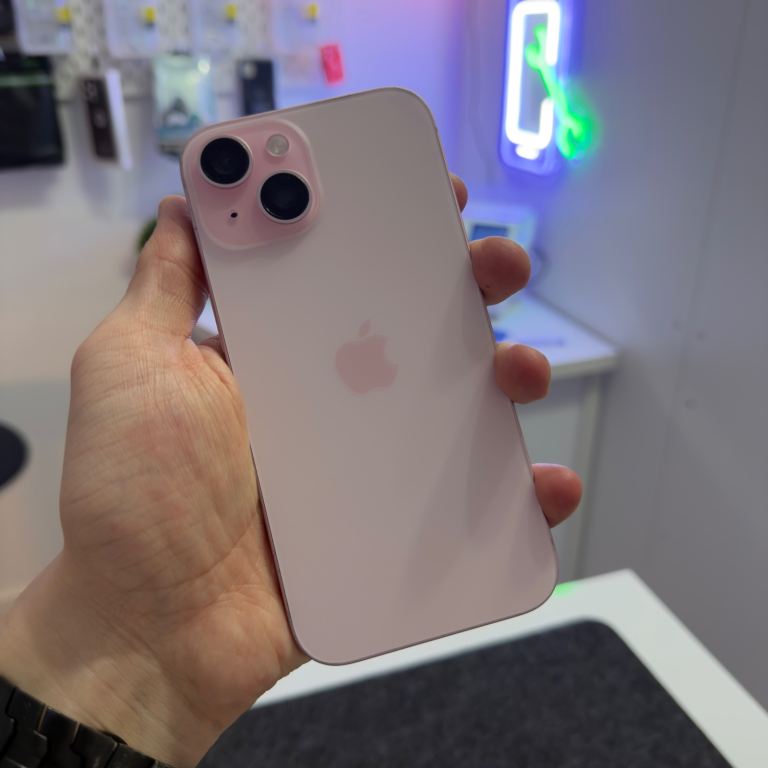 PRISTINE: Apple iPhone 15, 128gb, Pink (UNLOCKED)