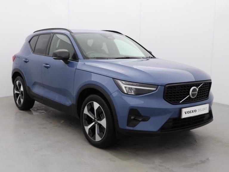 VOLVO XC40 2.0 B4P Plus Dark 5dr Auto