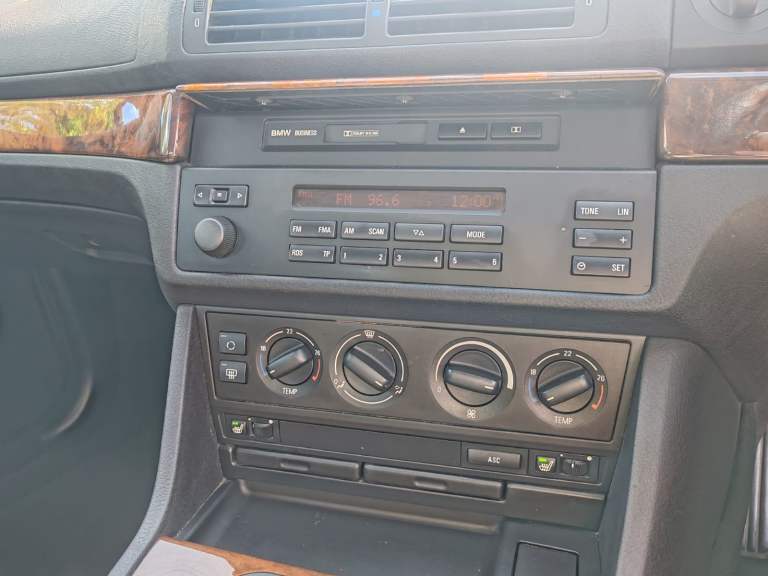 BMW, E39 525 TDS 2.5 DIESEL AUTO 1998 - FULL SERVICE HISTORY!