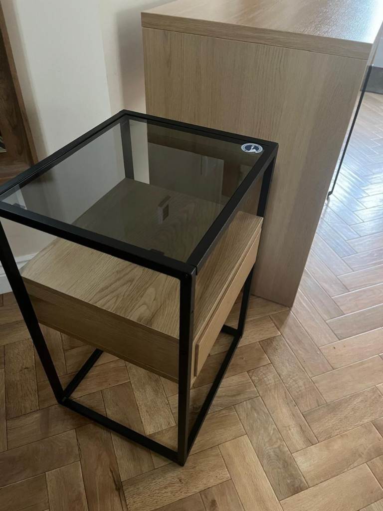  Desk and side drawer unit 