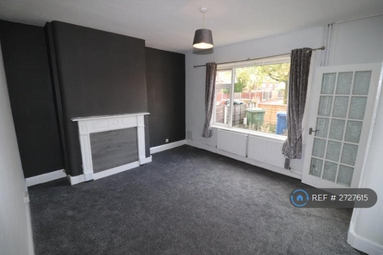 3 bedroom house in Central Avenue, Worsley, Manchester, M28 (3 bed) (#2727615)