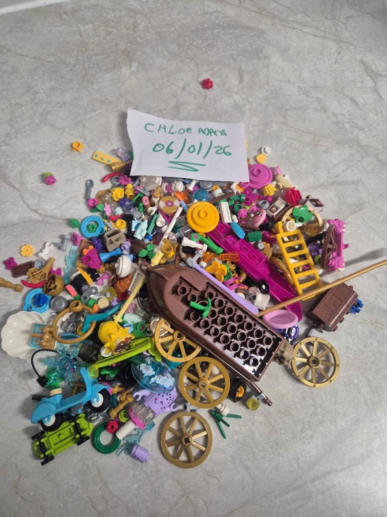 Lego Minifigure accessories etc