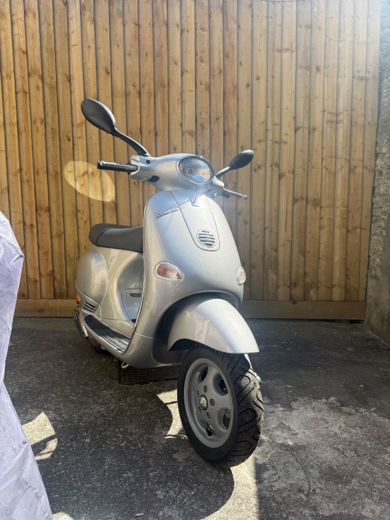 Piaggio, VESPA, 2001, 124 (cc)