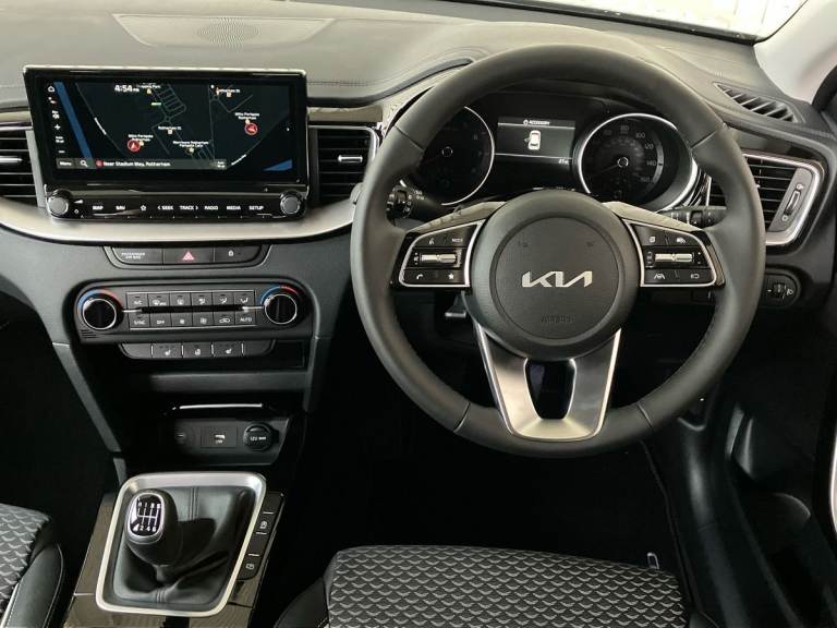 2025 Kia Ceed 1.5T GDi ISG 138 3 5dr Hatchback PETROL Manual
