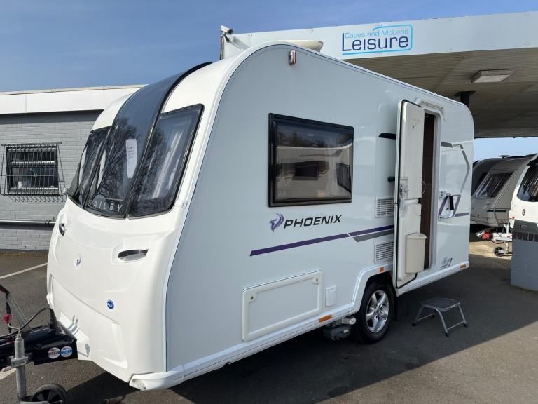 2019 BAILEY PHOENIX 420, LIGHT WEIGHT COMPACT 2 BERTH CARAVAN