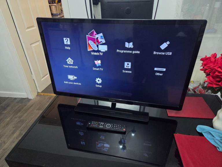 Philips smart tv 37" with remote. 