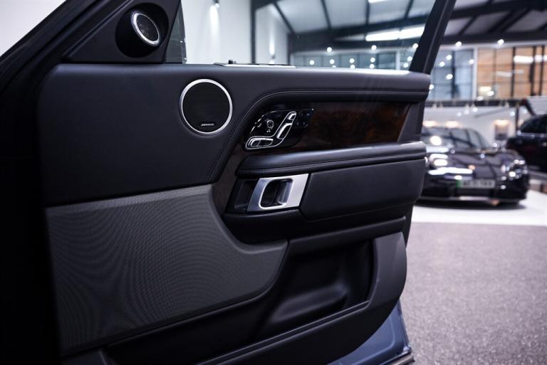 2021 Land Rover Range Rover 2.0 P400e 13.1kWh Vogue BLACK PACK PAN ROOF SUV 5dr Petrol Plug-in Hy...