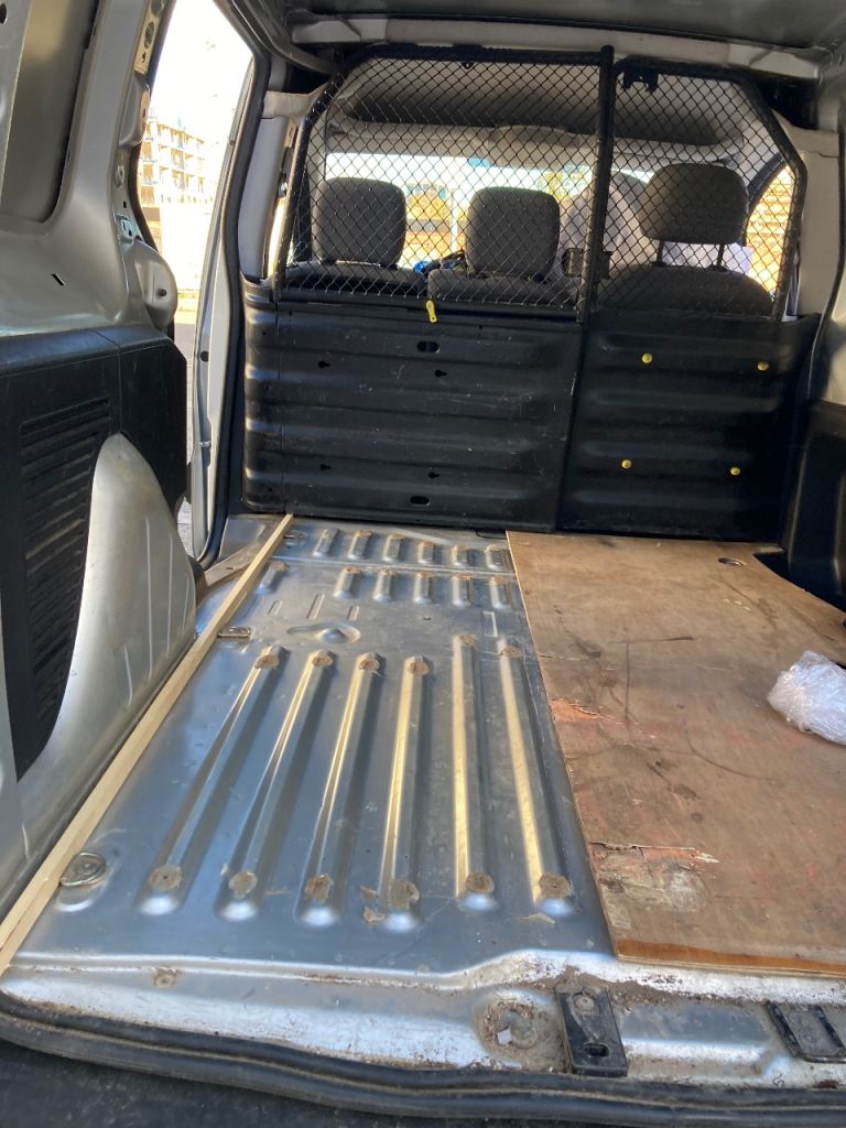 08-18 Peugeot Partner/Citroen Berlingo Complete Mesh Bulkhead 