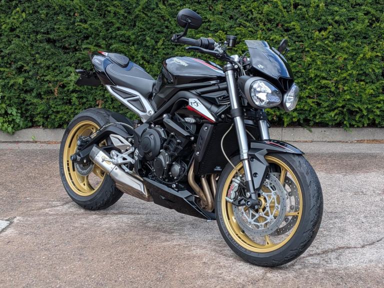 TRIUMPH STREET TRIPLE 765 RS - 2018 18 - LOW MILES - ARROW CAN
