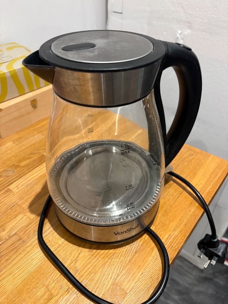 VonShef Glass Kettle 1.7L – Good Condition