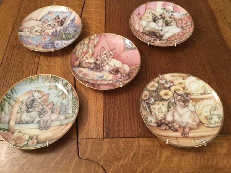 image for Collection of 7 plates, Danbury Mint, Thomas Kinkade etc 