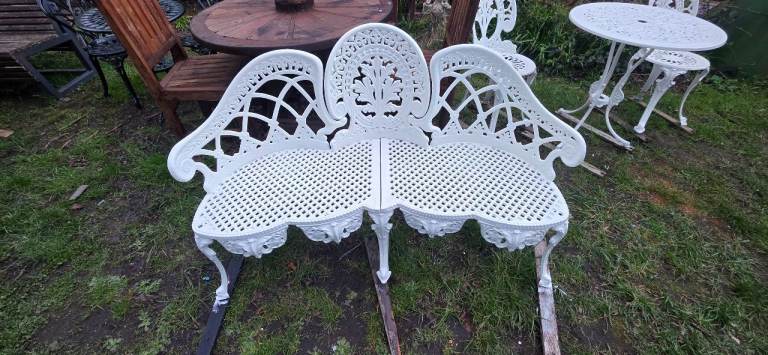 Vintage style garden bench (delivery available 