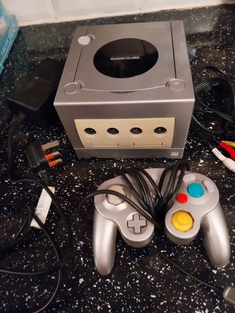 Nintendo Gamecube plus accessories 