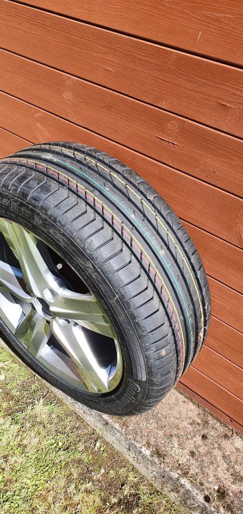 235 45 R17 Continental tyre