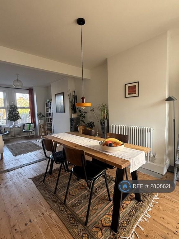 4 bedroom house in Penfold Road, Folkestone, CT19 (4 bed) (#2808821)