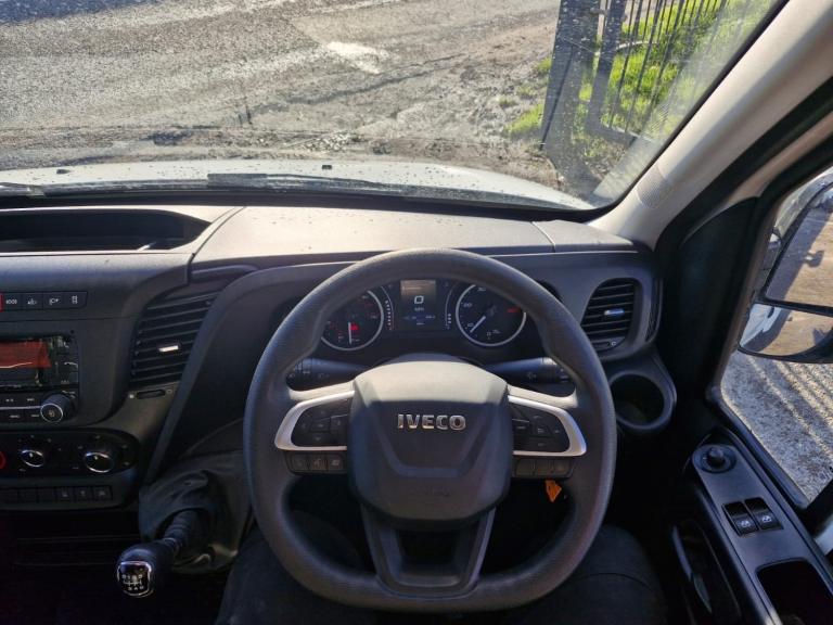 IVECO DAILY LUTON BUSINESS 2.3 D HPI 14V 35S 3000 2021