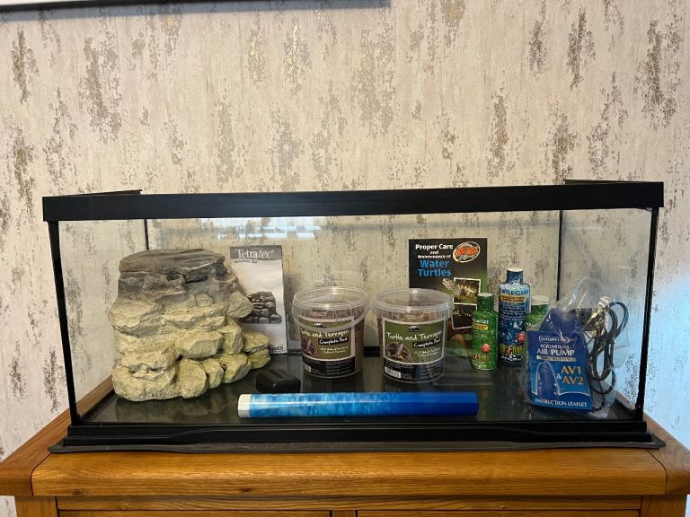 Zoo Med Reptihabitat - reptile tank and accessories