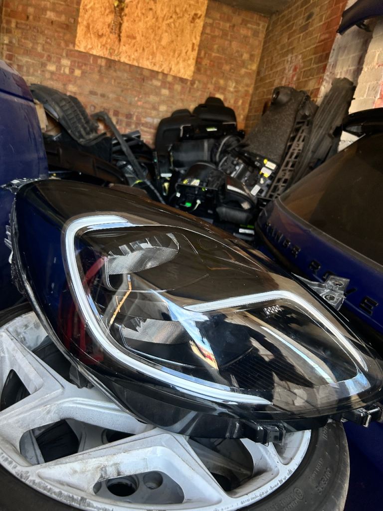 Ford Puma ST headlight 