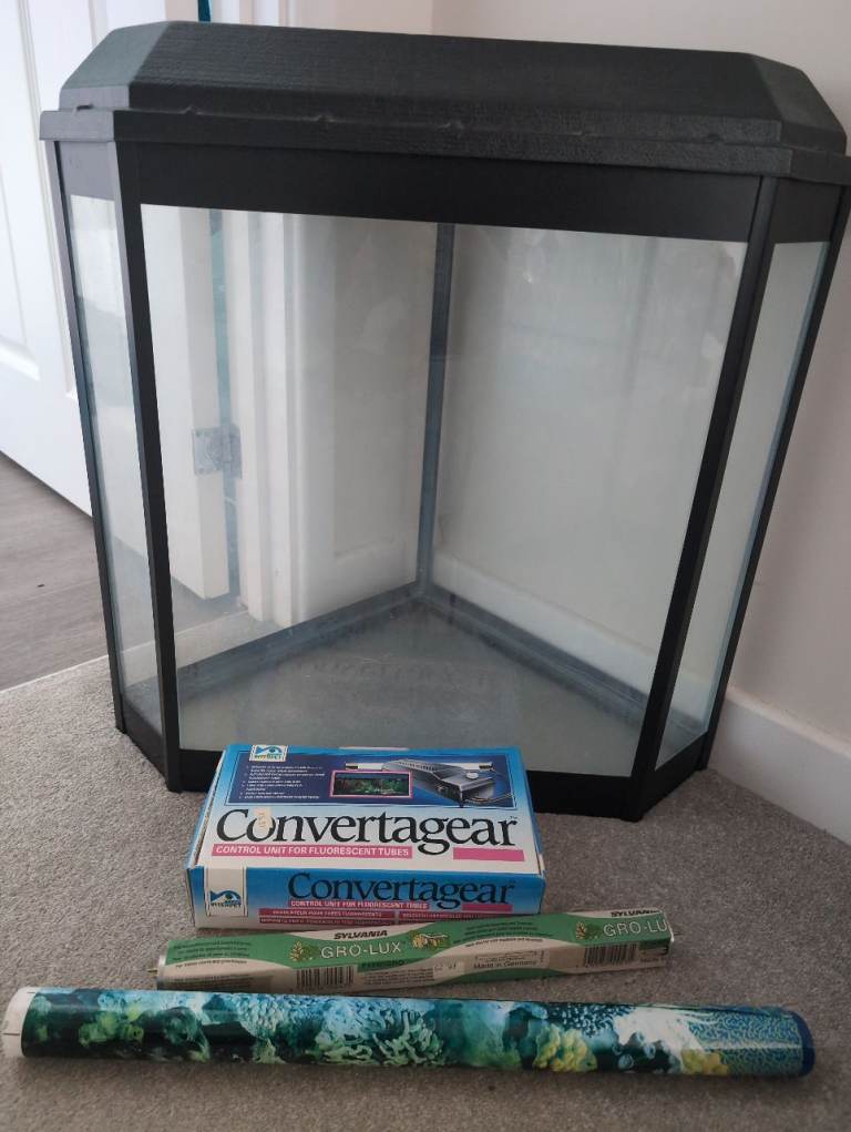 New Corner fish tank never used but is a bit dusty
