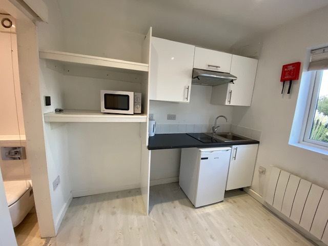 AVAILABLE NOW . CB1 STUDIO FLAT 