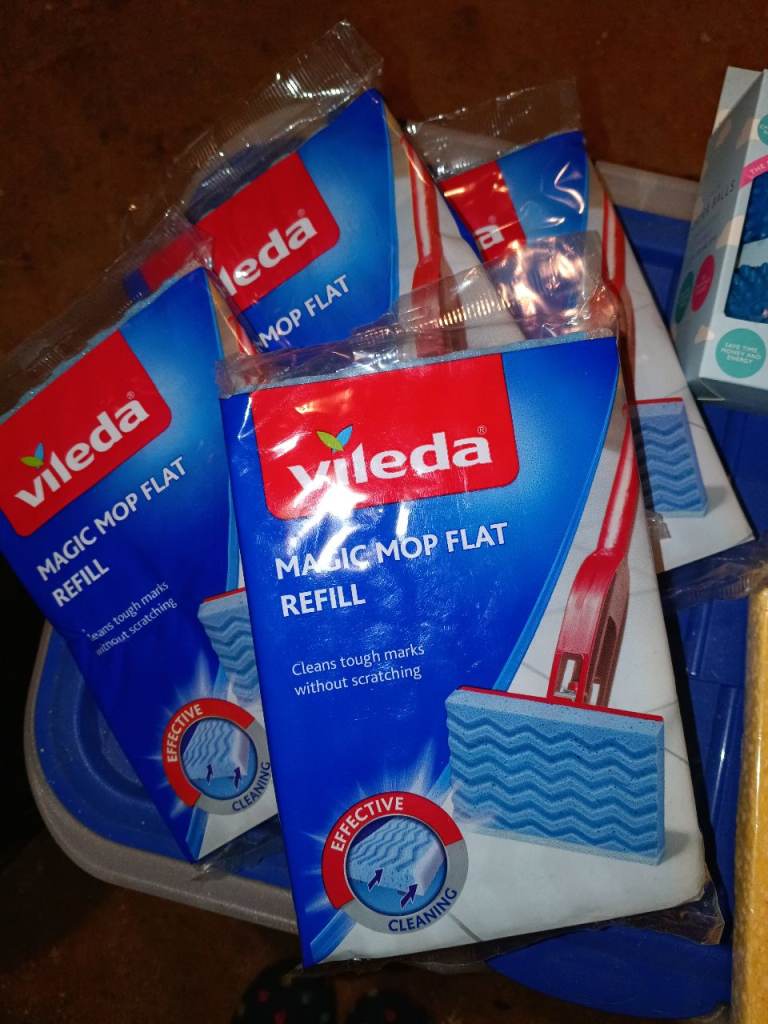 Four brand new Vileda magic mop flat refills, 2 Sainsbury mop refills and 6 dryer balls