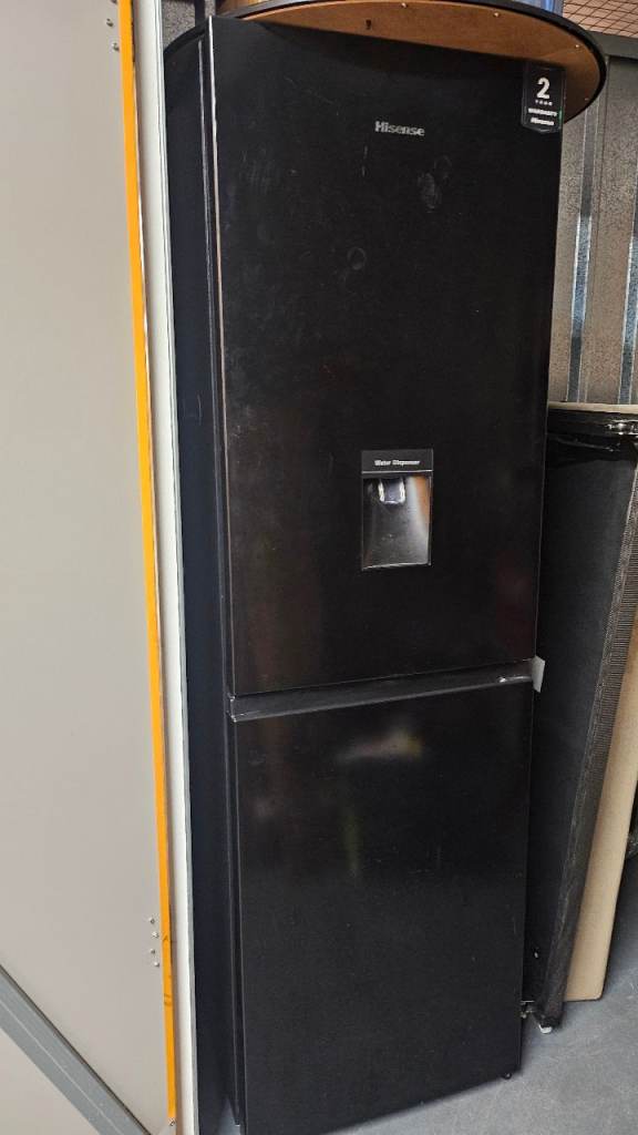 Hisense Black Fridge Freezer with Water Dispenser – Good Condition