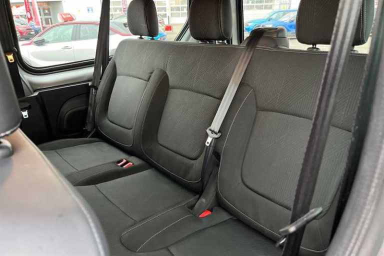 2020 Renault Trafic 2.0 dCi ENERGY 30 Sport Nav Minibus Double Cab 5dr Diesel Manual LWB Euro 6 M...