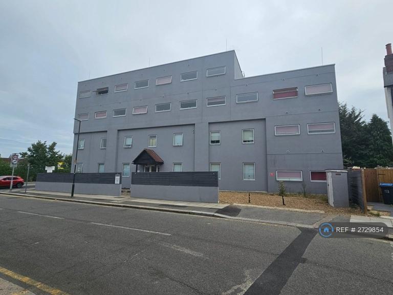 Studio flat in Burlington Road, New Malden, KT3 (#2729854)