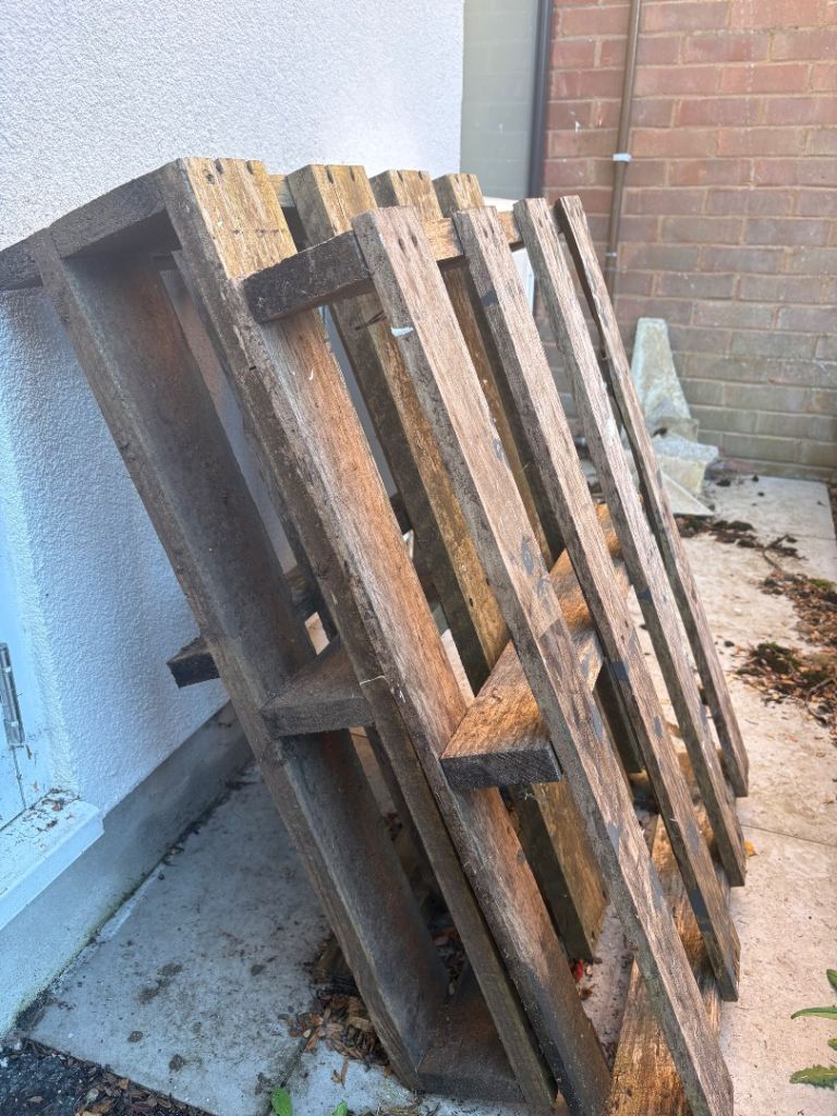 Free wood pallets
