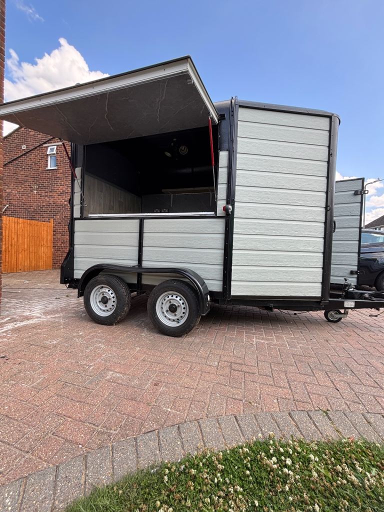 Horse Box Bar Catering Trailer / Food Truck / Catering Trailer / Mobile Bar