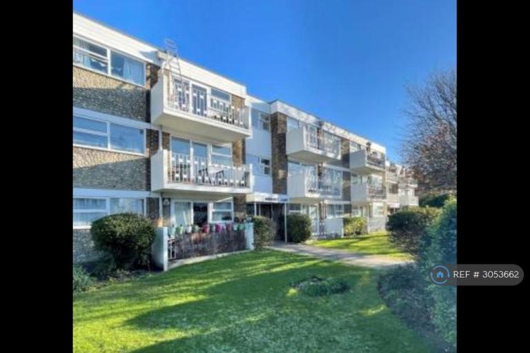 2 bedroom flat in Downview Rd, Worthing, BN11 (2 bed) (#3053662)