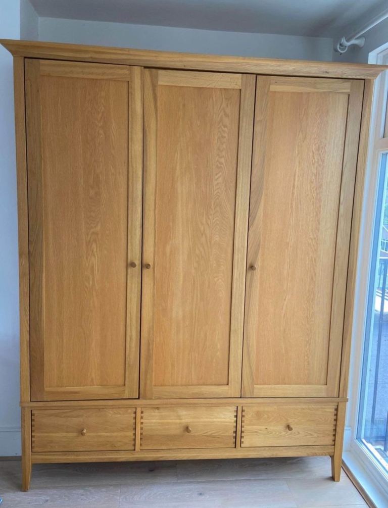 Esprit Solid Oak Willis & Gambier triple wardrobe 
