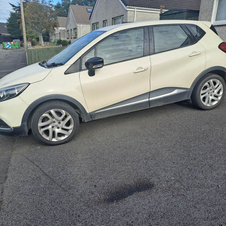Renault, CAPTUR, Hatchback, 2015, Manual, 898 (cc), 5 doors