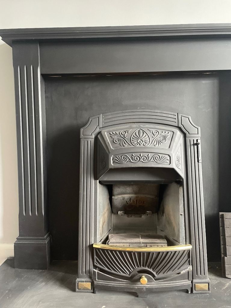 Valor gas fire & surround