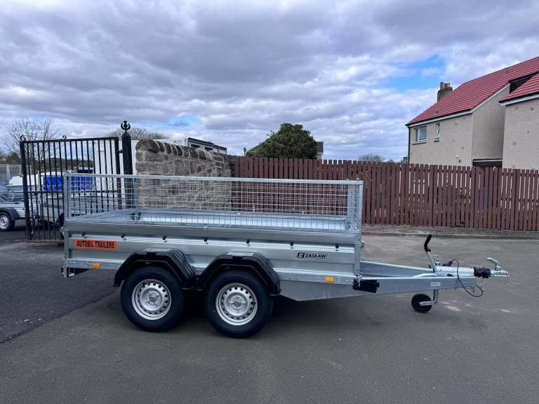 BRAND NEW ZASLAW 265TH 8,7FT x 4,4FT TWIN AXLE TRAILER WITH 40CM MESH 2000KG