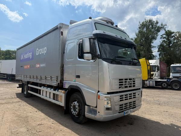 Volvo FH440 25ft Curtainside Body 4x2