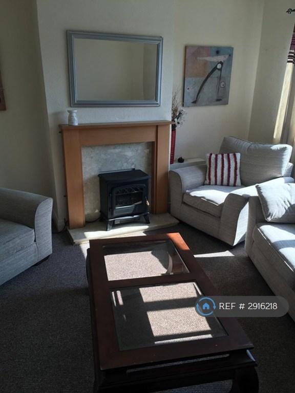 1 bedroom flat in Broadway, Bebington, Wirral, CH63 (1 bed) (#2916218)