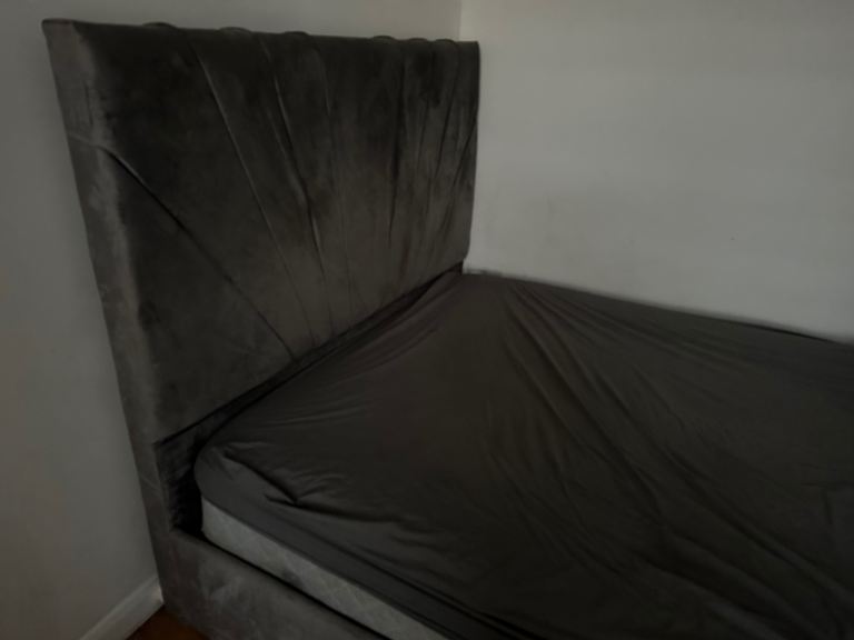 Double Bed – £150 (Mattress Free)