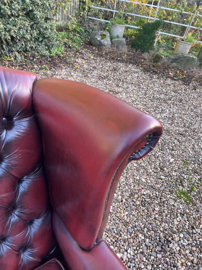 Beautiful Chesterfield Thomas Lloyd Oxblood Leather Queen Anne Chair