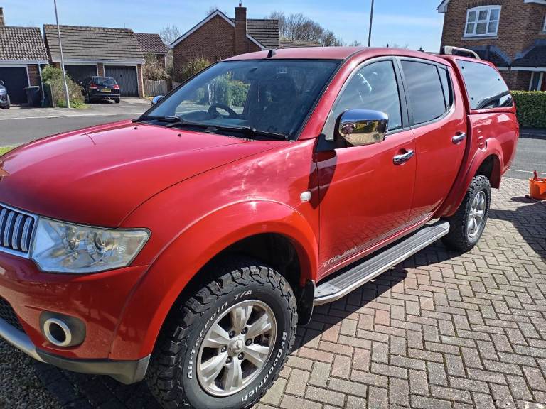 Mitsubishi L200 pick up truck 2010