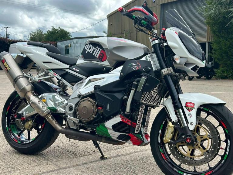 2011 11 Aprilia Tuono [Phone number removed]Miles 