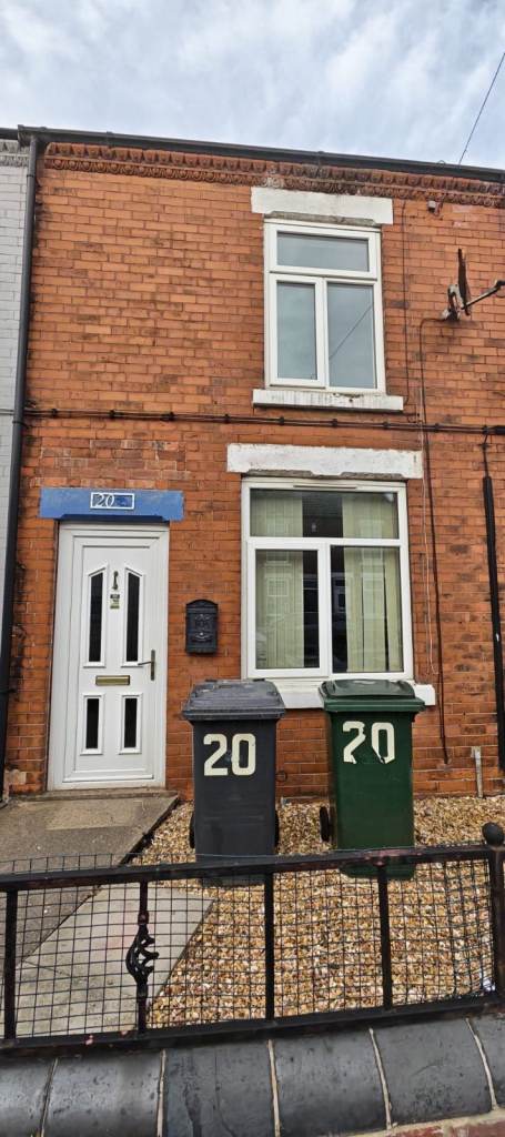 2 Bed Terraced house