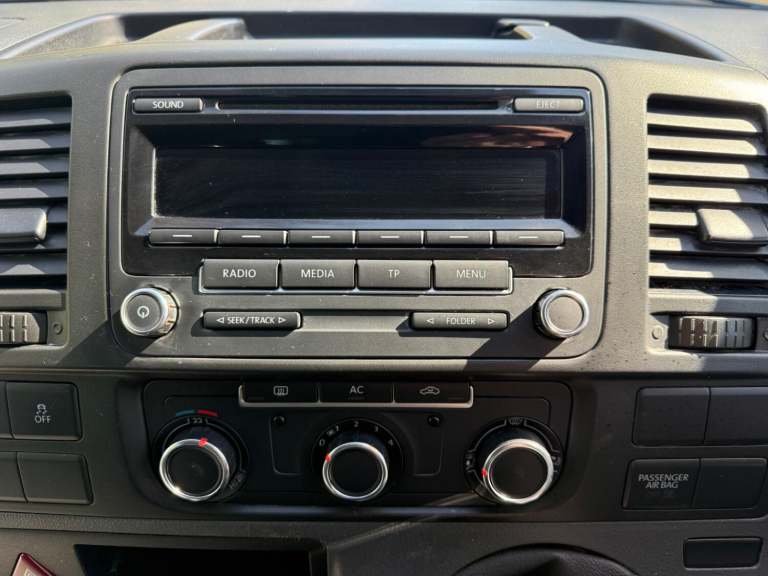 VOLKSWAGEN TRANSPORTER KOMBI 2.0 BiTDI T32 180 Bhp 2012