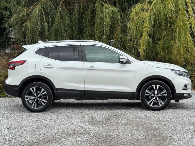 2017 Nissan Qashqai 1.2 DiG-T N-Connecta 5dr Xtronic HATCHBACK PETROL Automatic