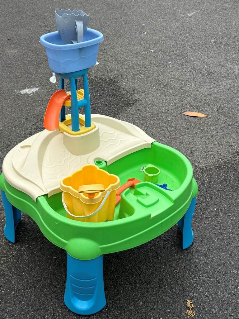 Step 2 Sand and Water table for Kids