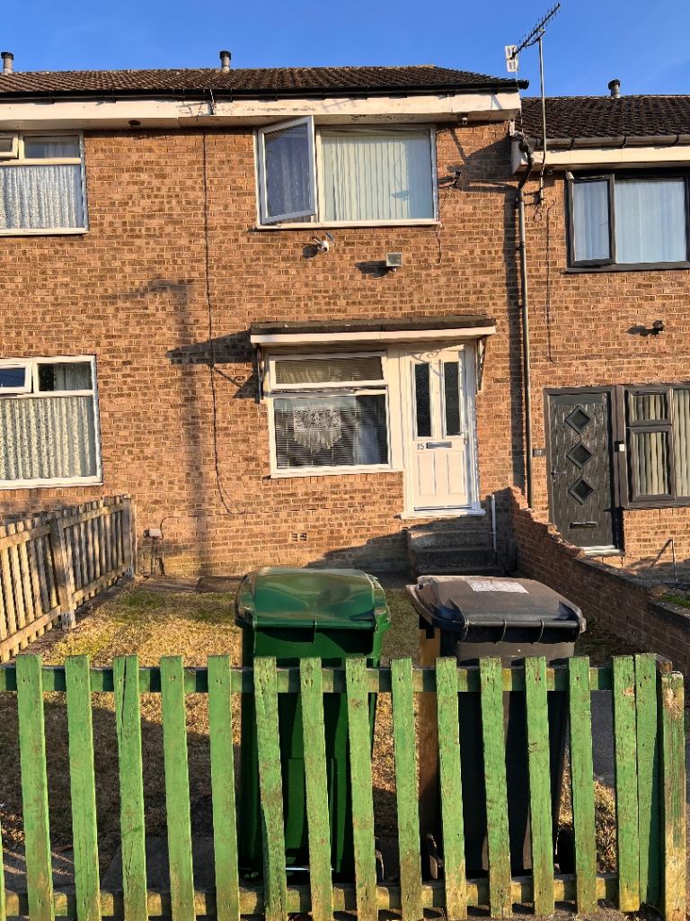 2 Bedroom House to Let BD7